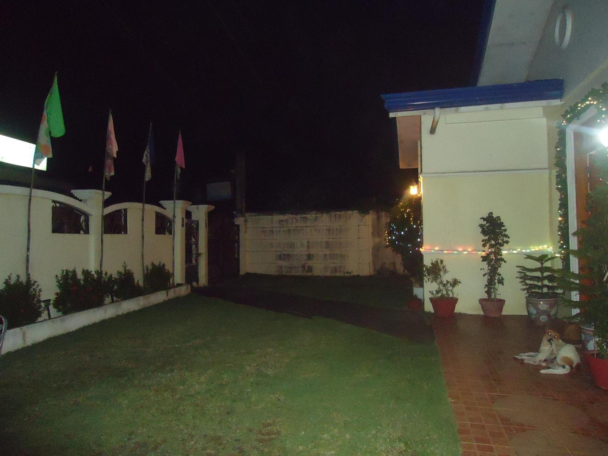 Donsol Aguluz Homestay Exterior foto